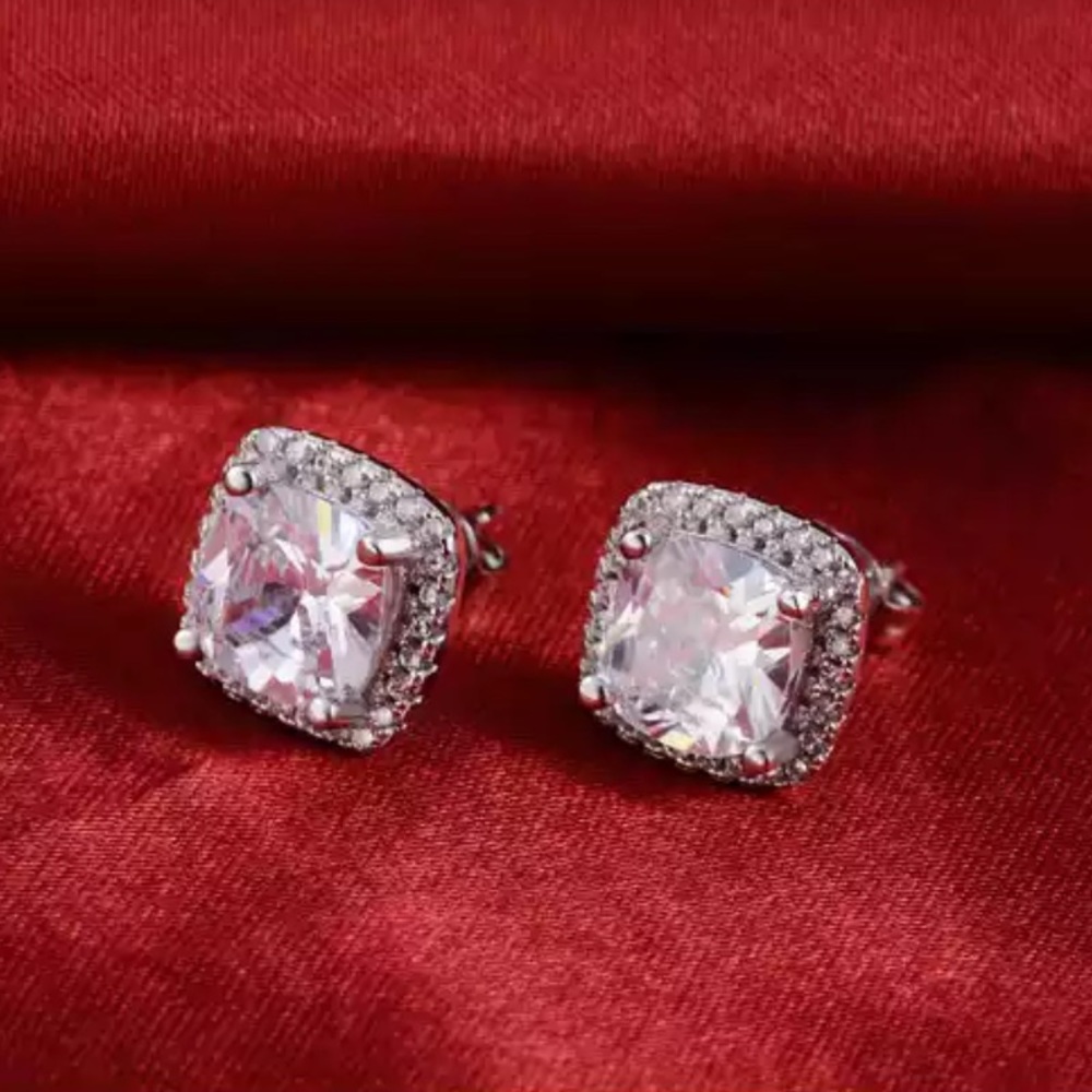 New Women’s 925 Silver Beautiful Diamond Earrings - Picture 2 of 5
